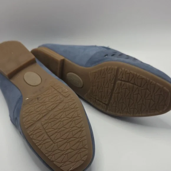 Women Earth Origins Blue Nubuck Perforated Slip-On Loafers. SizeM - Picture 5 of 6